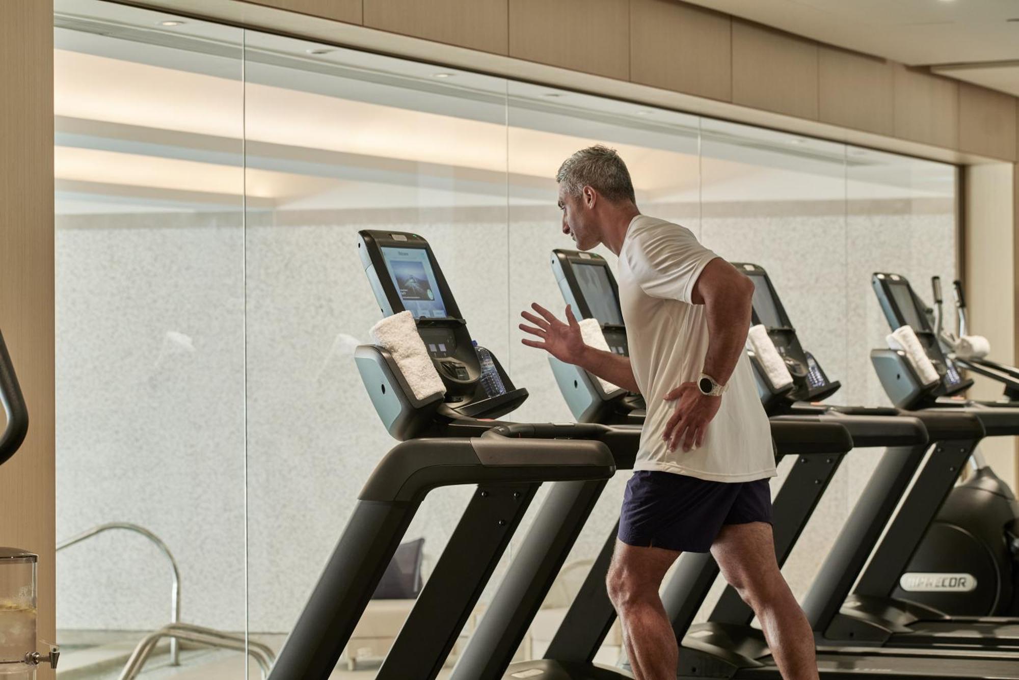 City Of Dreams Mediterranean - Integrated Resort, Casino & Entertainment Limassol Exteriör bild A treadmill
