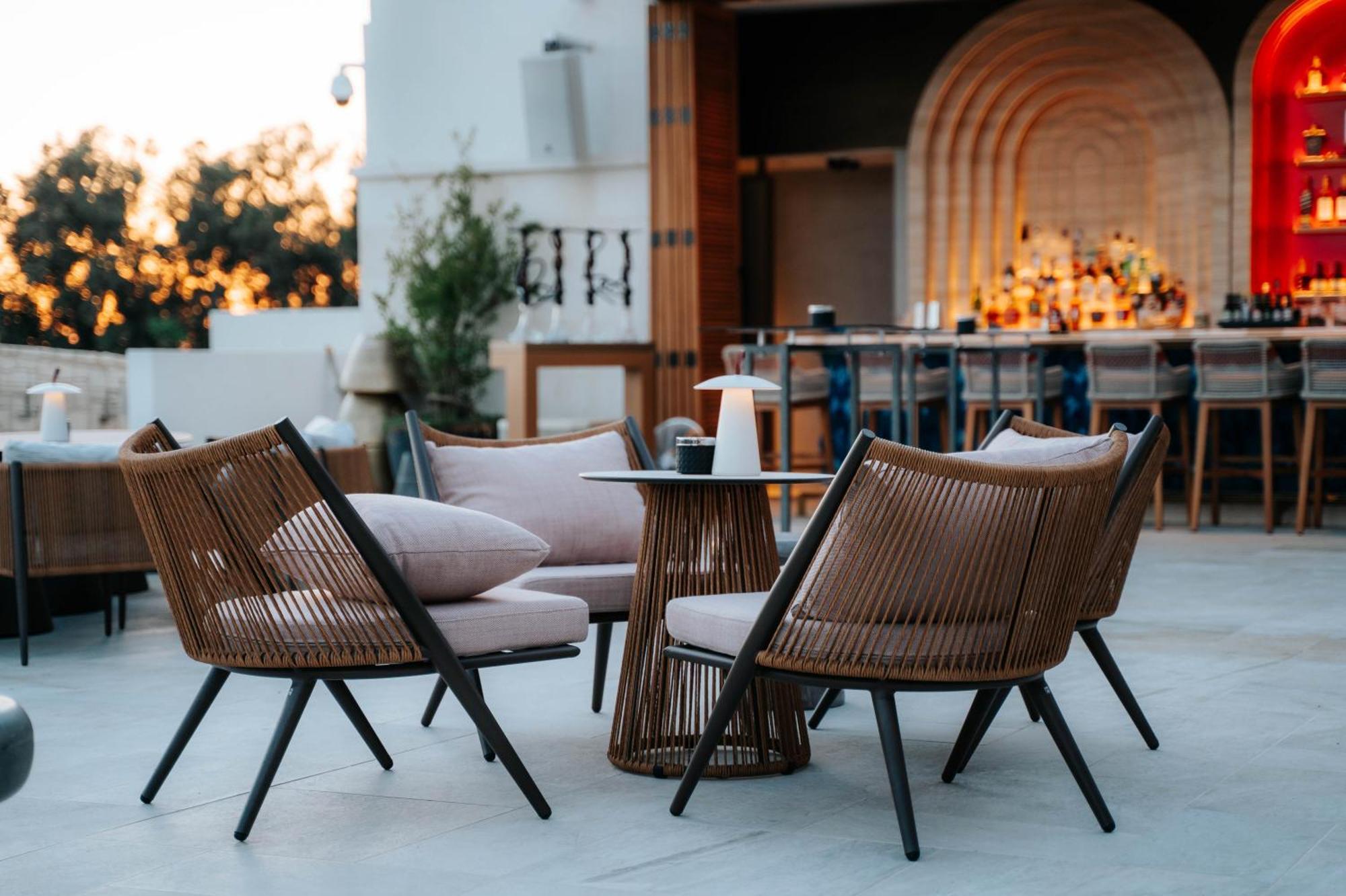 City Of Dreams Mediterranean - Integrated Resort, Casino & Entertainment Limassol Exteriör bild The rooftop bar at the hotel