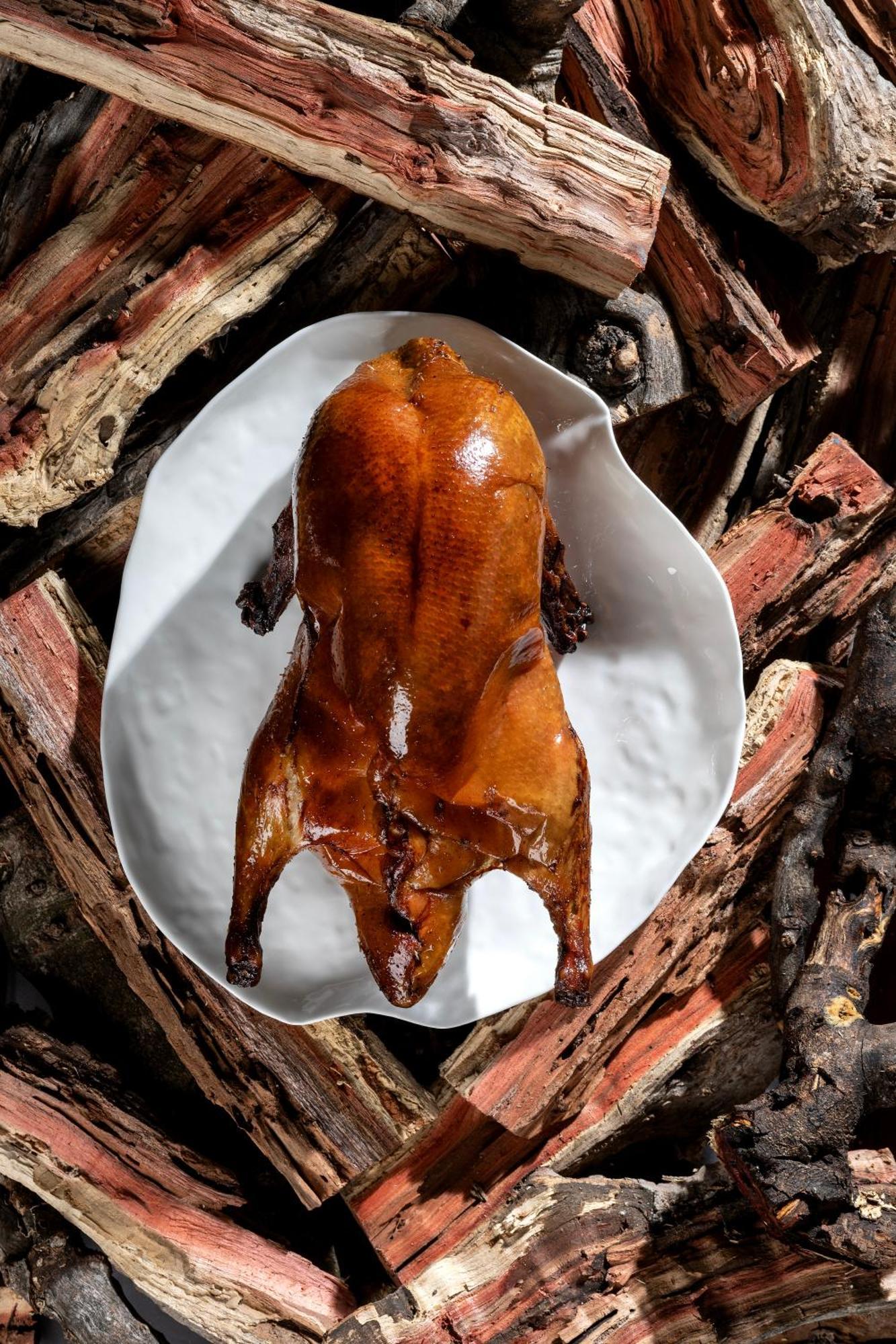City Of Dreams Mediterranean - Integrated Resort, Casino & Entertainment Limassol Exteriör bild A whole Peking duck