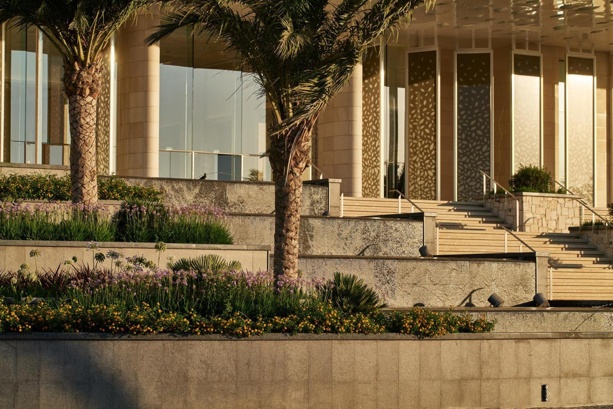 City Of Dreams Mediterranean - Integrated Resort, Casino & Entertainment Limassol Exteriör bild The Four Seasons Hotel, Bahrain