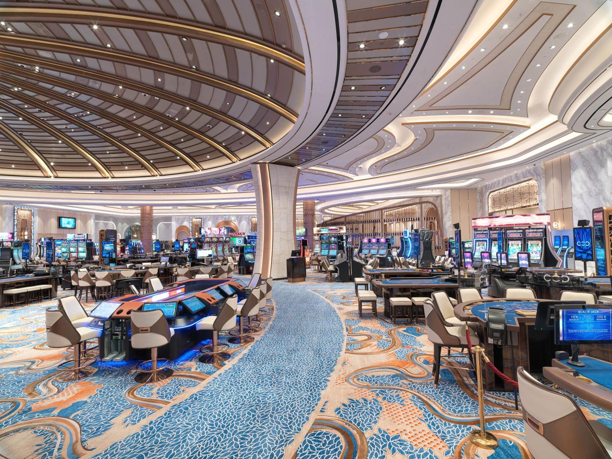 City Of Dreams Mediterranean - Integrated Resort, Casino & Entertainment Limassol Exteriör bild The casino floor at Wynn Las Vegas